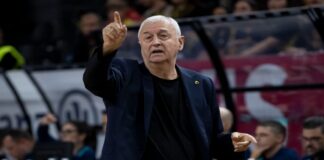 Σάκοτα: «Στο δεύτερο ημίχρονο παίξαμε σοβαρά και ήρθαν τα πράγματα όπως πρέπει – Μας βοηθούν οι νίκες μαθαίνουμε από τις ήττες»