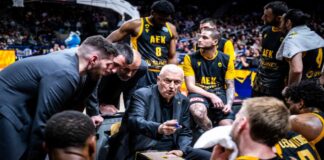 Ο κόσμος της ΑΕΚ «ντόπαρε» ψυχολογικά παίκτες και Σάκοτα (vid)