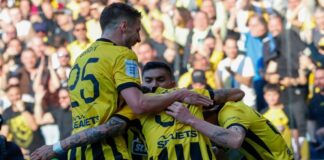 Με πειθαρχία και ολοκληρωτική εμφάνιση η ΑΕΚ υπέταξε τον ΠΑΟΚ και κρατά την τύχη στα πόδια της